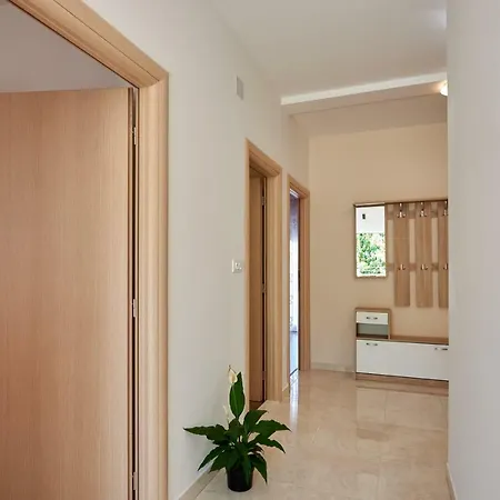Tim Apartman *