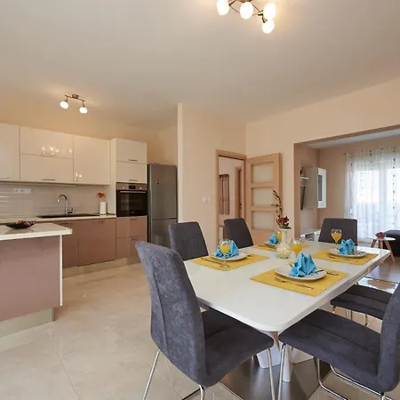 Tim Apartman *